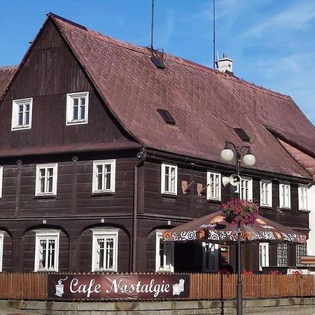 Cafe Nostalgie Dvouluzkovy Romanticky Pokoj Krásná Lípa Dış mekan fotoğraf
