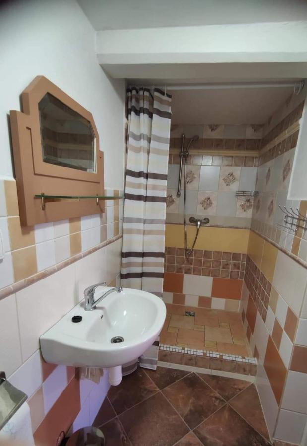 Cafe Nostalgie Dvouluzkovy Romanticky Pokoj Krásná Lípa Dış mekan fotoğraf